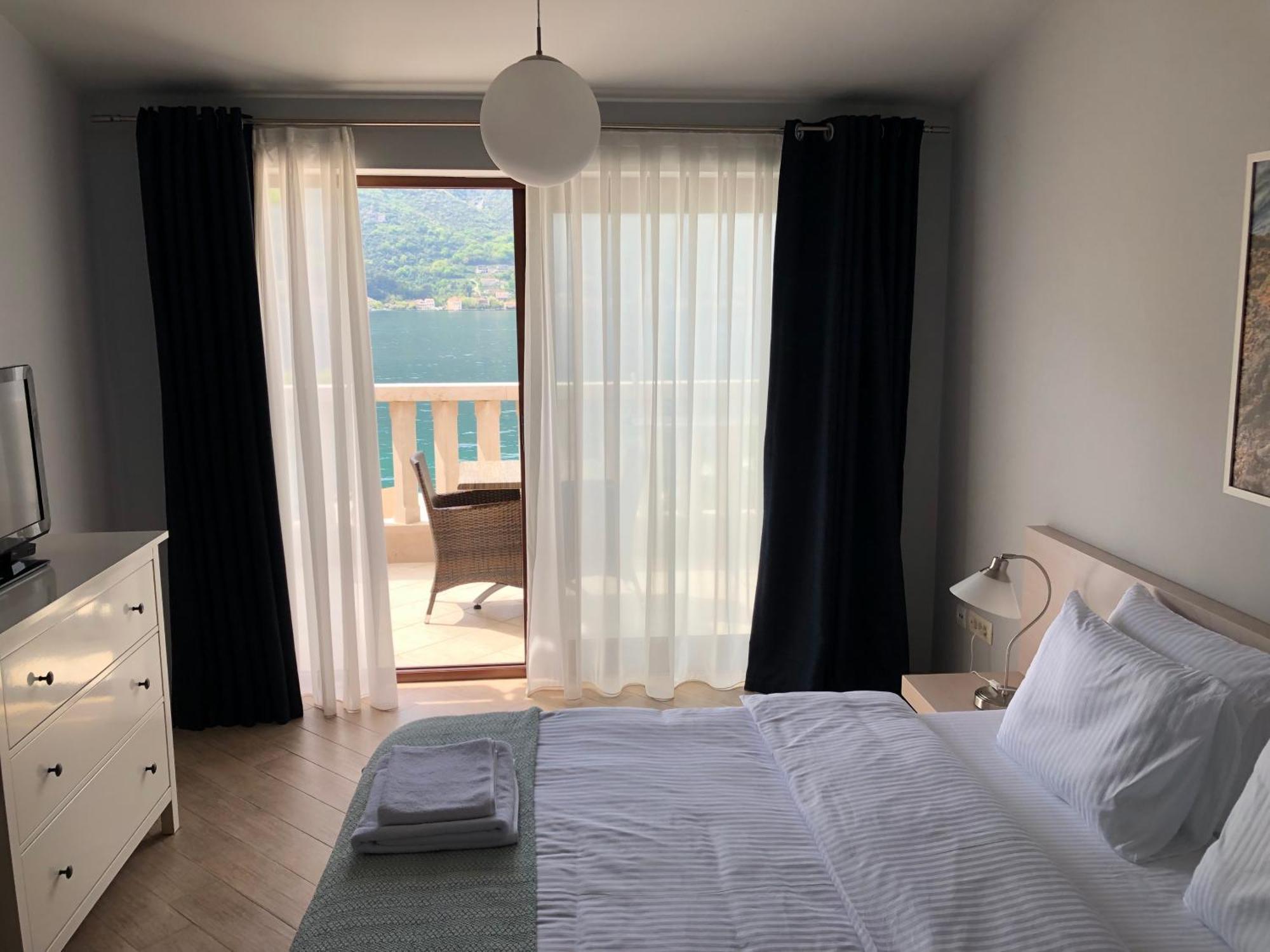 Turquoise Beachside Apartments Dobrota Exterior foto